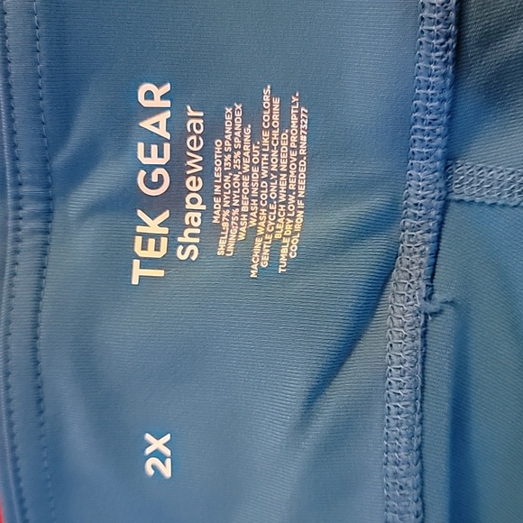 Tek Gear Shapewear, 7" shorts, 2 pockets, teal, 2x, excellent condition! - Picture 4 of 4